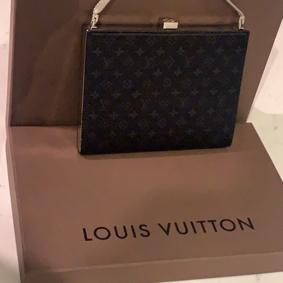Louis V black dinner bag! - Picture 2 of 6